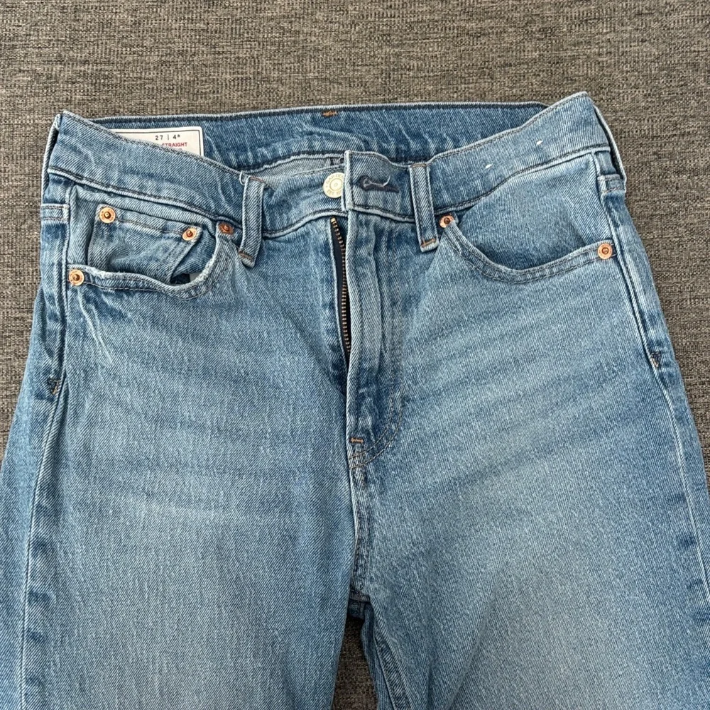 GAP Women's Straight Leg Jeans in Blue - Picture 2 of 6